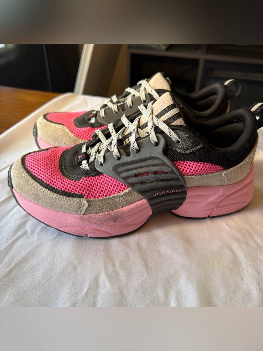 Nike Jordan Trunner O/S Wolf Grey Pink Blast Youth 7 Women’s 9